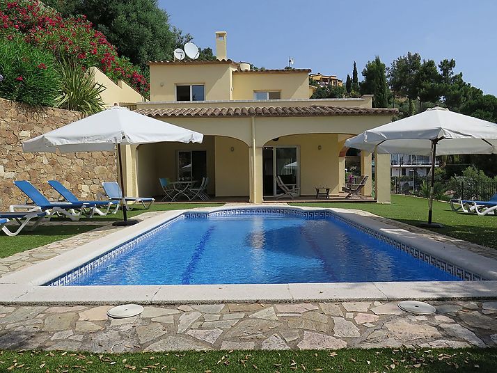 Magnifique maison à Calonge avec vue sur la mer