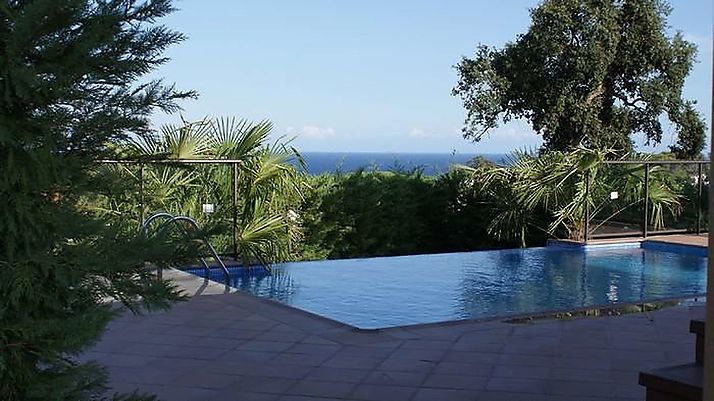 Maison de luxe avec vue sur la mer