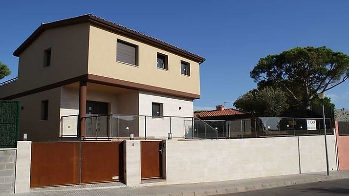 Luxurious house with sea views