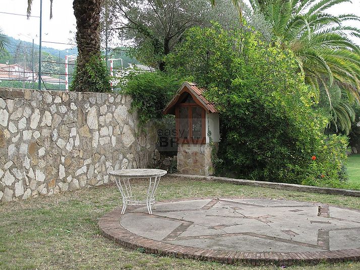 Terreny a Santa Cristina d´aro.