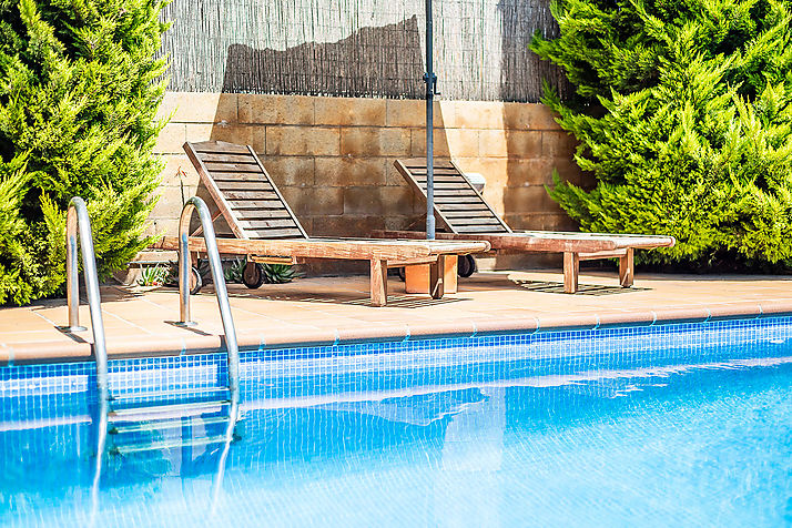 Nice house with garden and pool