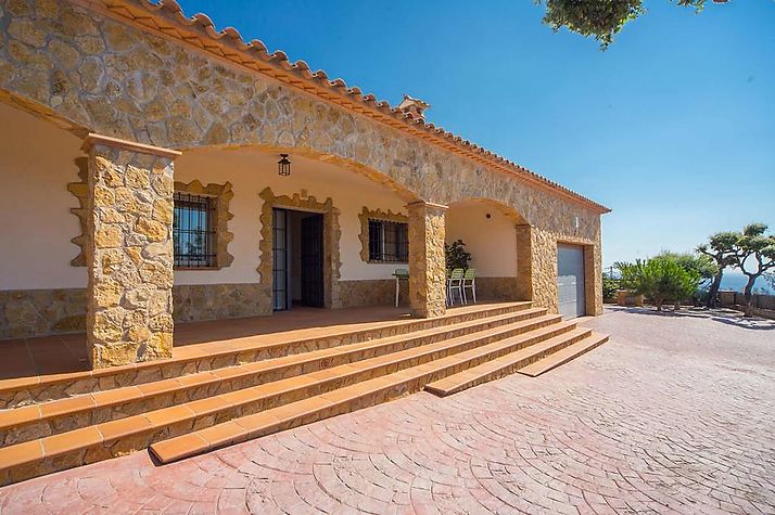 House in Platja d'Aro with excellent sea views.