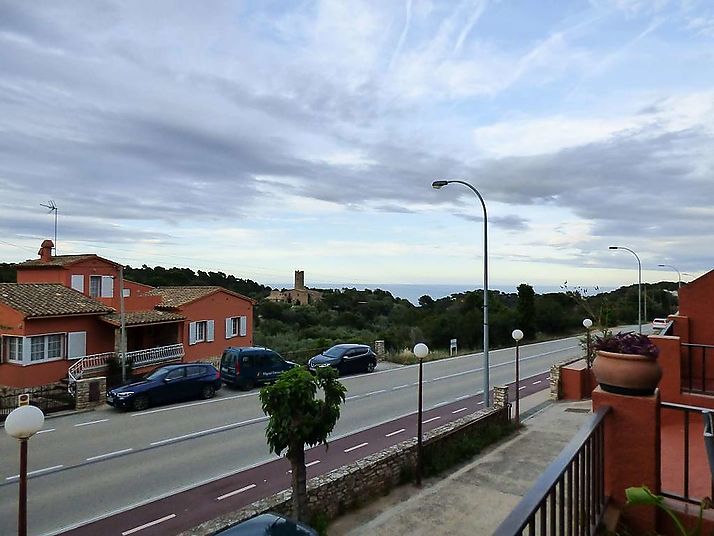 Nice bright house with 4 bedrooms in Begur