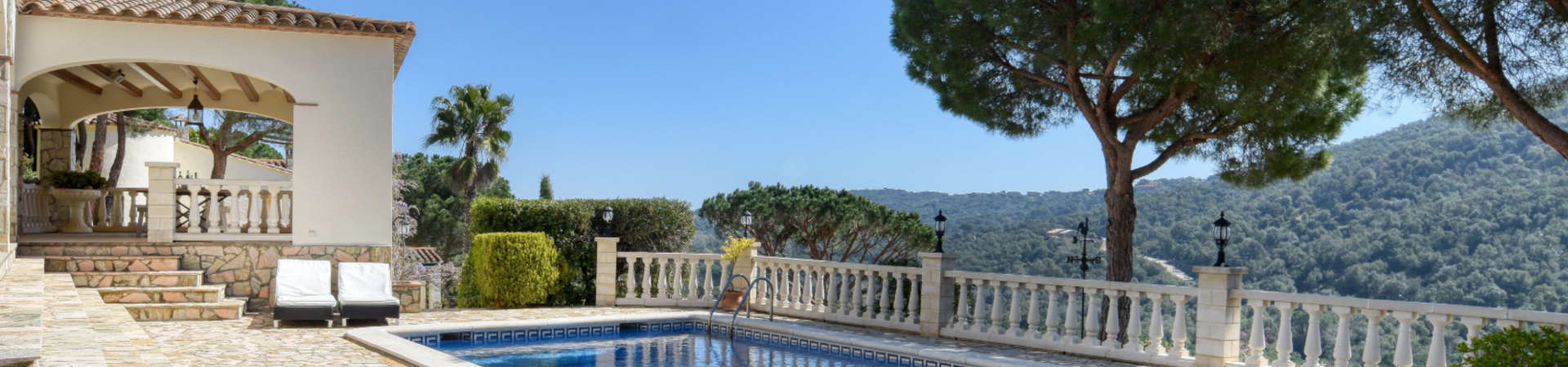 Great house, beautiful volumes, comfort and charm