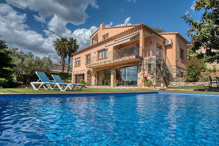 Nice house in excellent area