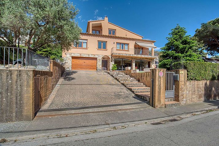 Nice house in excellent area
