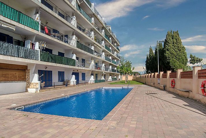 Appartement avec piscine commune