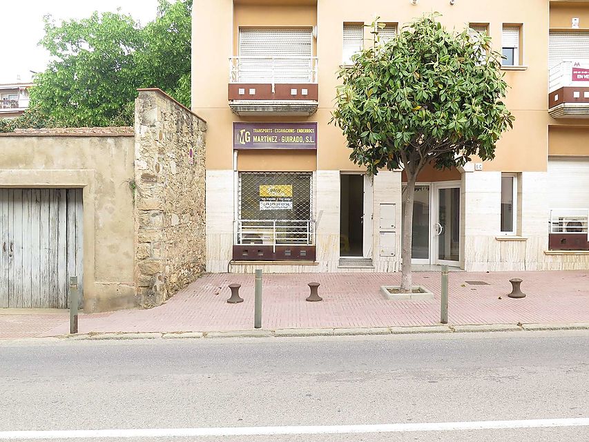 Commercial premises in the center of town