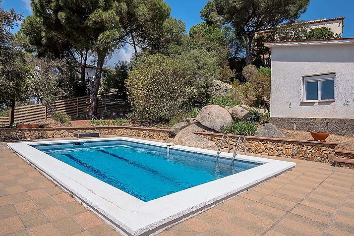 Villa individuelle avec piscine et  vue sur mer