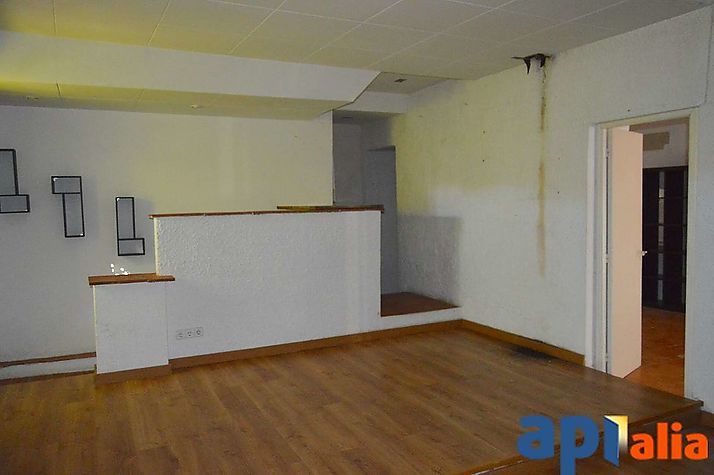 IN THE URBAN CENTER A MASIA OF APPROXIMATELY 500M2