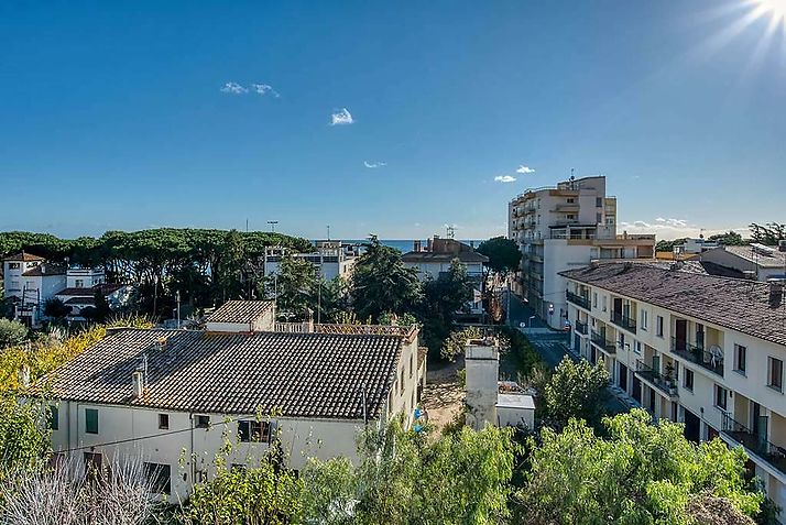Beautiful penthouse located 150 m from the beach and with terraces with fabulous views