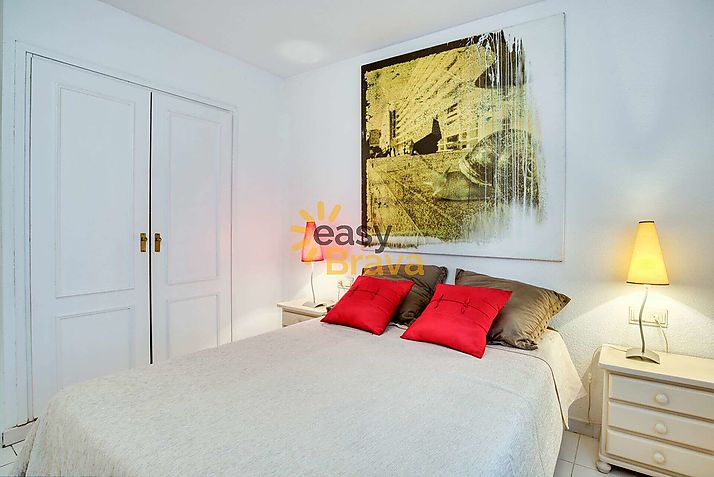 Bonito apartamento con zona comunitaria al lado de la playa