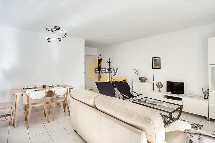 Bonito apartamento con zona comunitaria al lado de la playa