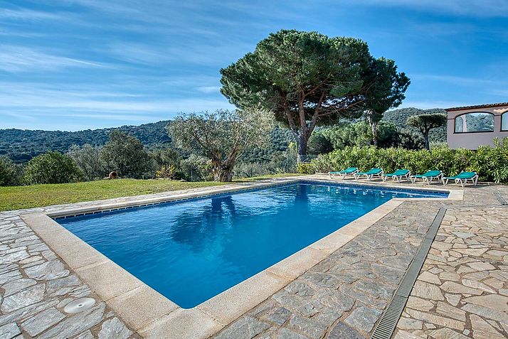Magnífica casa amb piscina i jardi a Calonge