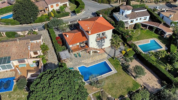 Magnifique maison avec piscine et jardin à Calonge