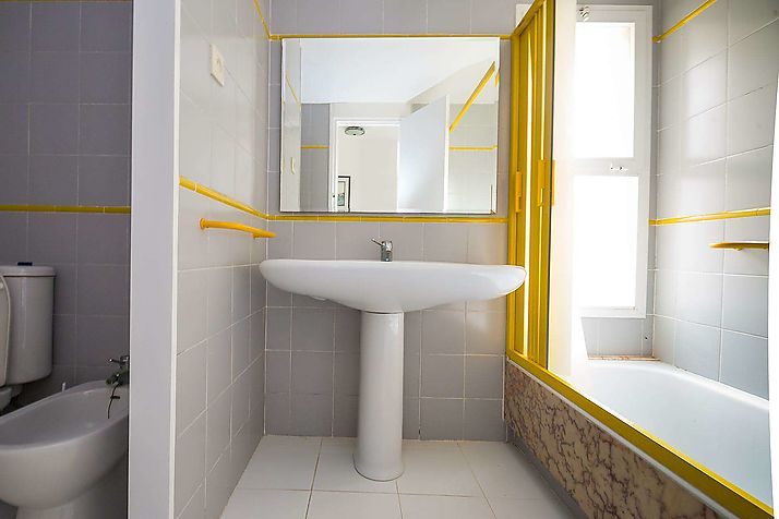 Apartament a la zona Politur amb parking