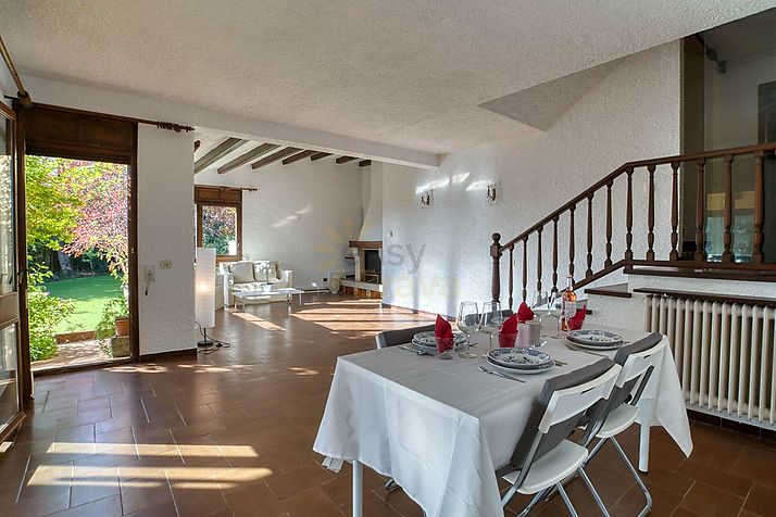 Una grande maison avec un magnifique vue sur la mer