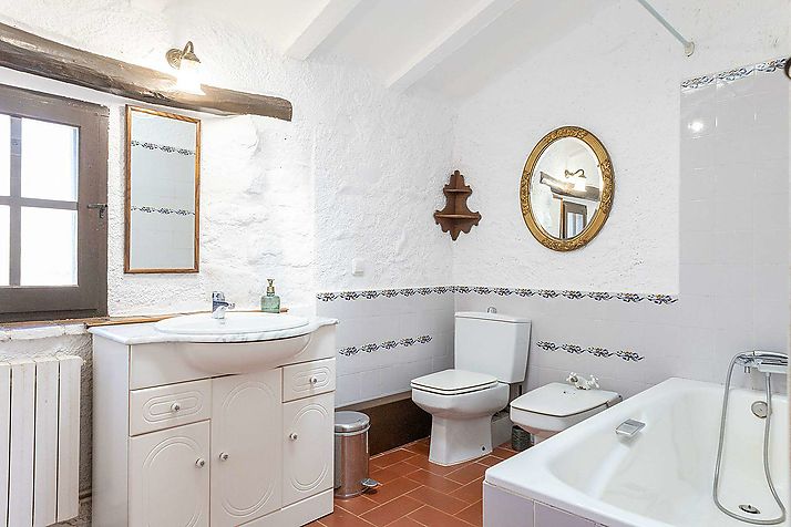 SPECTACULAR FARMHOUSE IN THE SELLERA DE TER EL PASTERAL