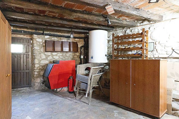 SPECTACULAR FARMHOUSE IN THE SELLERA DE TER EL PASTERAL
