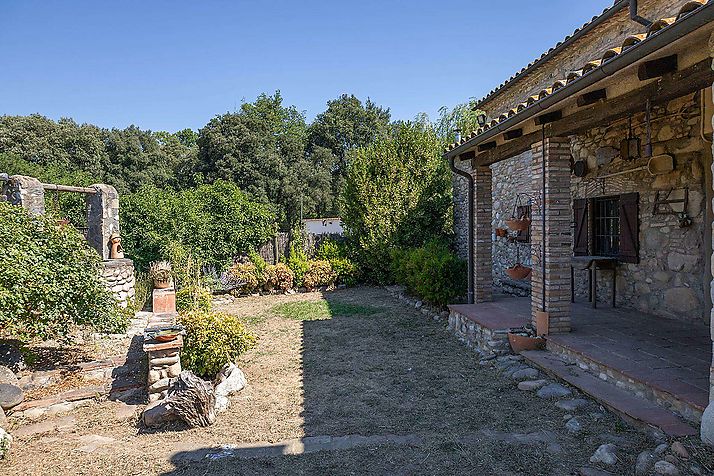 SPECTACULAR FARMHOUSE IN THE SELLERA DE TER EL PASTERAL