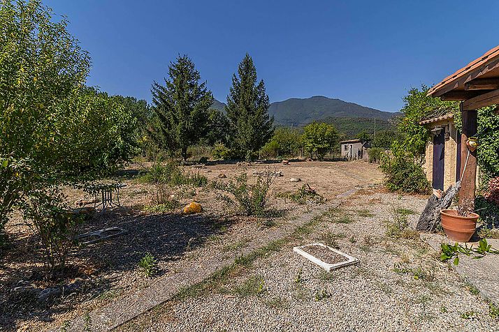 SPECTACULAR FARMHOUSE IN THE SELLERA DE TER EL PASTERAL