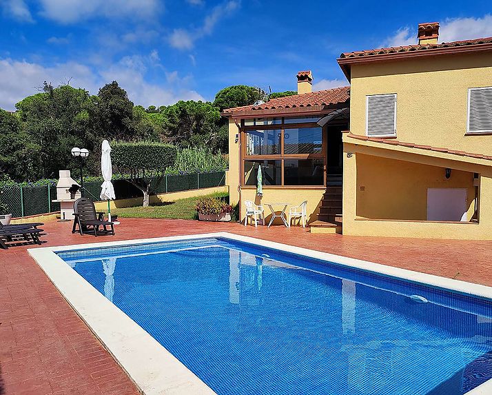 House with swimming pool in Santa Cristina d