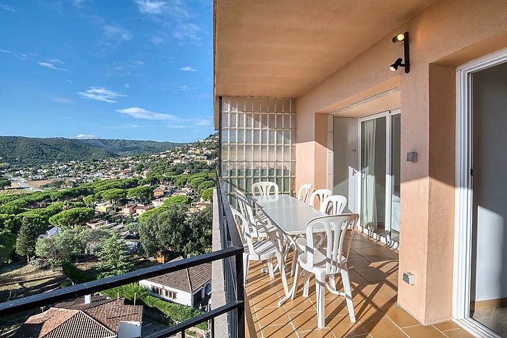 Holiday apartment with sea view