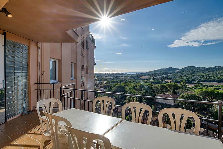 Holiday apartment with sea view