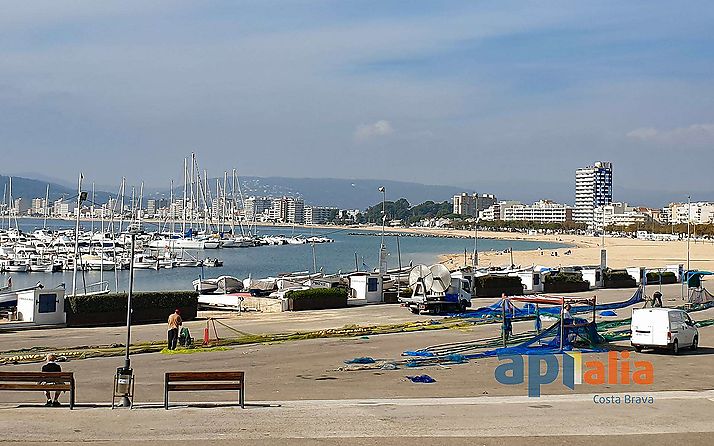 REZ-DE-CHAUSSÉE DANS LE CENTRE DE PALAMÓS