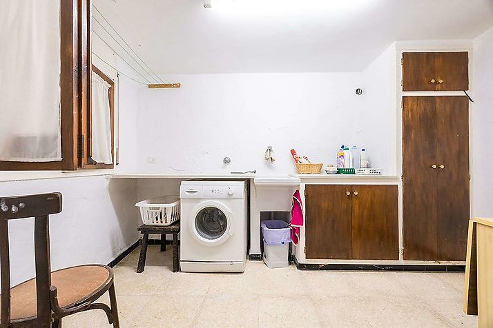 Authentic town house in Orfes