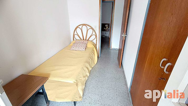 Amplio apartamento situado a 2ª línia de mar
