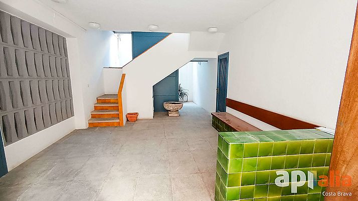 Amplio apartamento situado a 2ª línia de mar