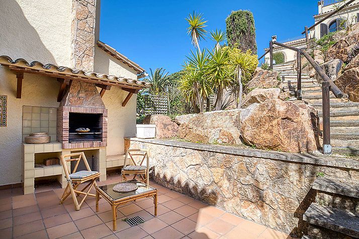 Stone house with sea and mountain views