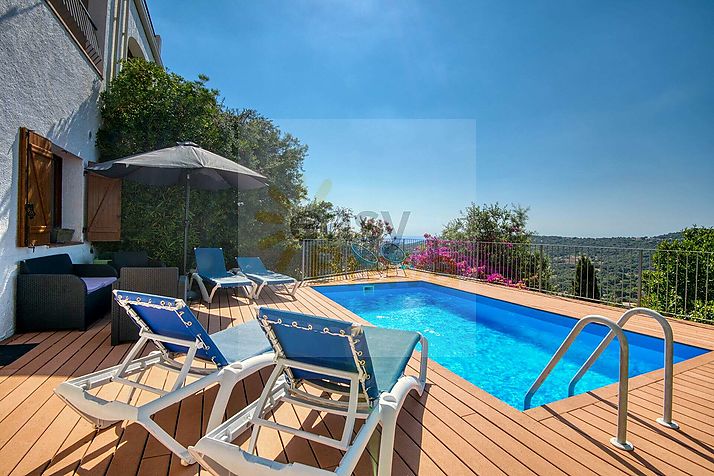 Casa Norma, belle maison jumelée avec piscine