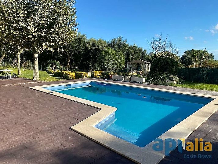 casa amb vistes al mar i la muntanya, amb  piscina