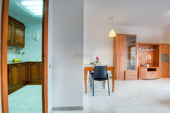 Un appartement ensoleillé, bien entretenu et situé au centre-ville