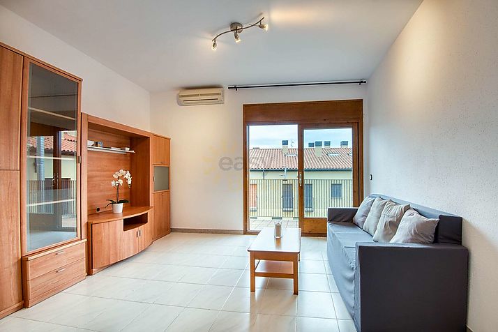 Un appartement ensoleillé, bien entretenu et situé au centre-ville