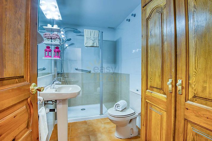 Un appartement ensoleillé, bien entretenu et situé au centre-ville