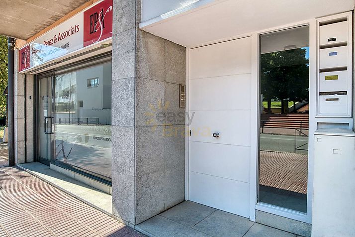 Un appartement ensoleillé, bien entretenu et situé au centre-ville