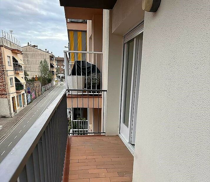 Appartement à Girona, avec garage et débarras.