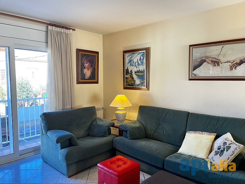 Nice semi-detached house located in the center of Santa Cristina d'Aro.