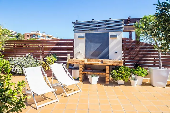 Apartment 145 meters from Sant Pol beach.